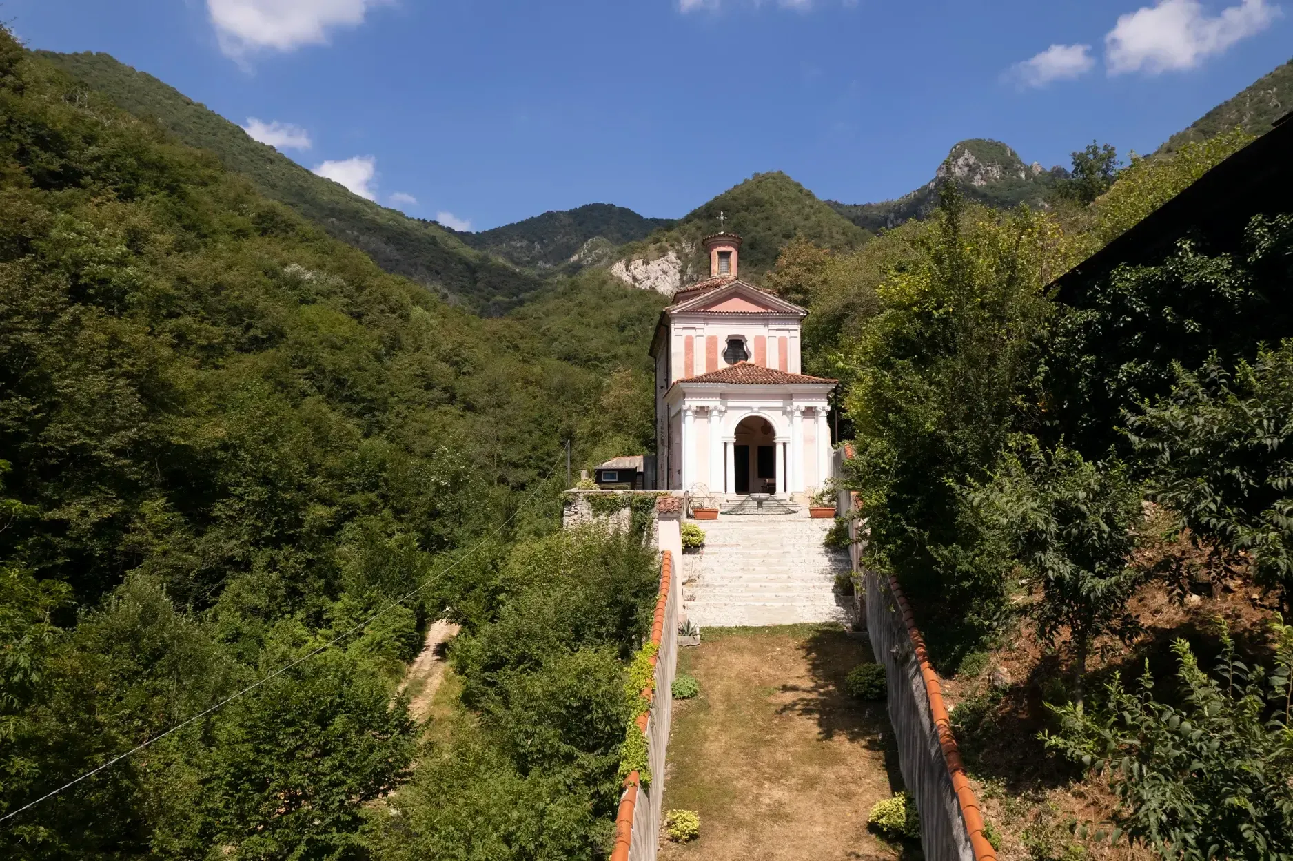 santuario-Madonna-delle-Fontane-Caino