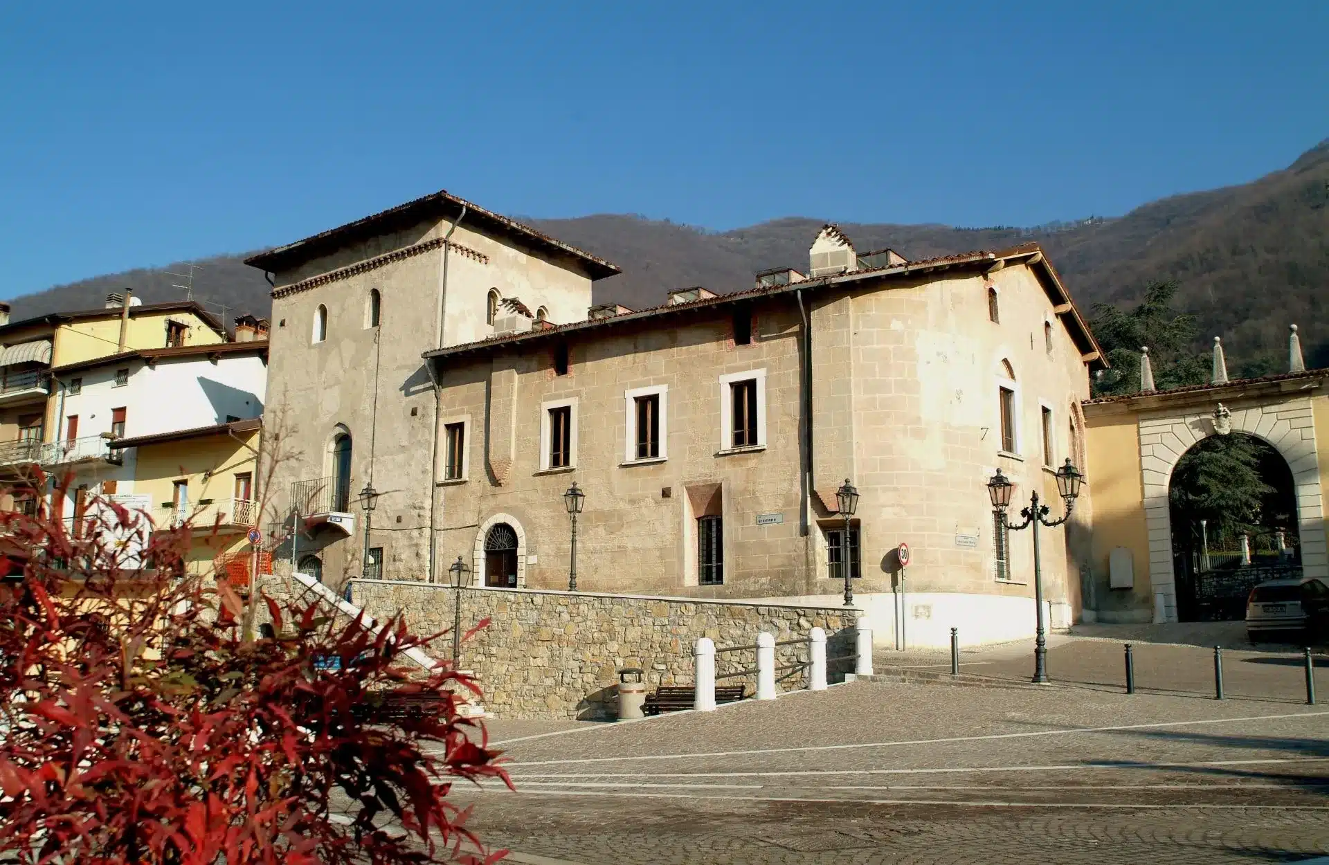 complesso-avogadro-piazza-zanano